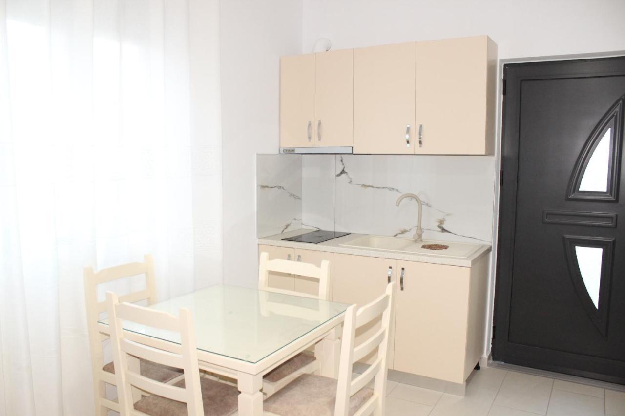Leva'S Apartments Саранда Екстер'єр фото